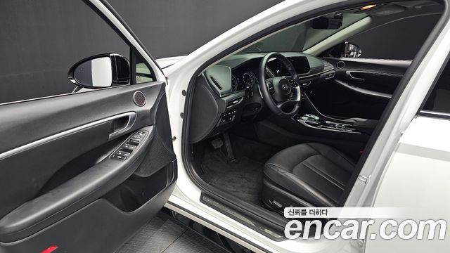 Hyundai Sonata (DN8) 1.6 Turbo Premium Family 2021 — фото 10