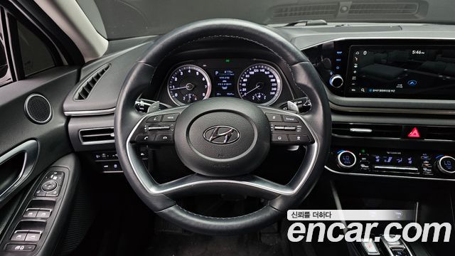 Hyundai Sonata (DN8) 1.6 Turbo Premium Family 2021 — фото 13