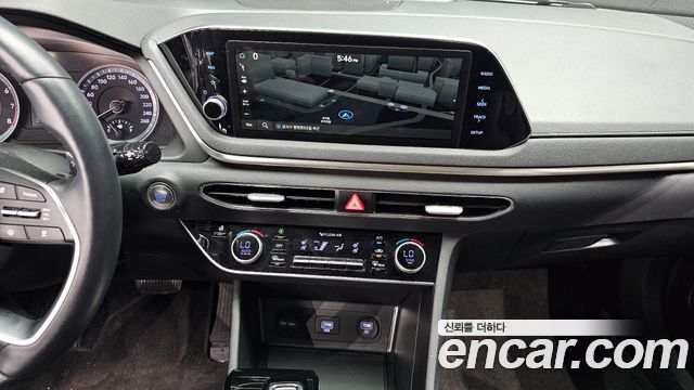 Hyundai Sonata (DN8) 1.6 Turbo Premium Family 2021 — фото 14