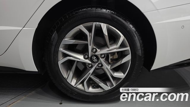 Hyundai Sonata (DN8) 1.6 Turbo Premium Family 2021 — фото 21