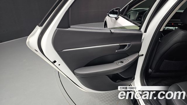 Hyundai Sonata (DN8) 1.6 Turbo Premium Family 2021 — фото 25
