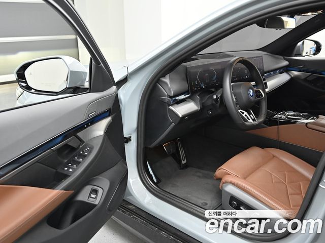 BMW 5 Series (G60) 530e M Sport 2024 — фото 14