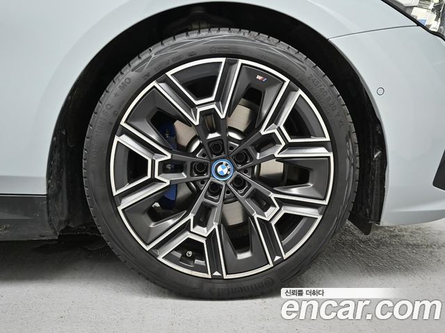 BMW 5 Series (G60) 530e M Sport 2024 — фото 17