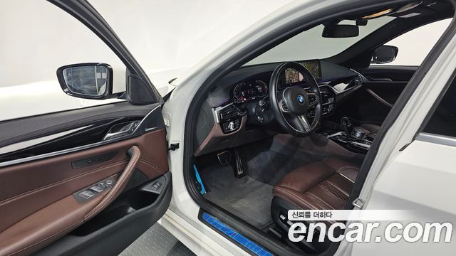 BMW 5 Series (G30) 523d M Sport 2021 — фото 10