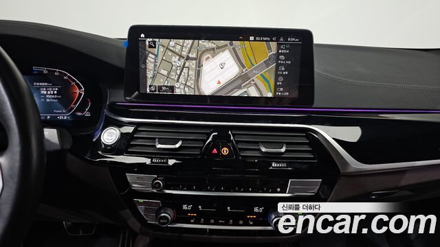 BMW 5 Series (G30) 523d M Sport 2021 — фото 13