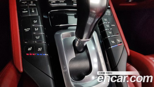 Porsche Cayenne 3.0 Diesel Platium Edition 958 2017 — фото 9