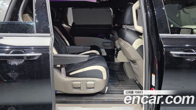Kia Carnival (IV) Gasoline 9-Seater Hi Limousine (7-seater Limousine(Special vehicle) 2024 — фото 15