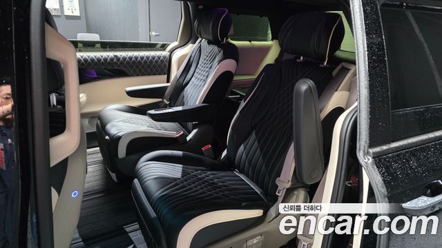 Kia Carnival (IV) Gasoline 9-Seater Hi Limousine (7-seater Limousine(Special vehicle) 2024 — фото 16