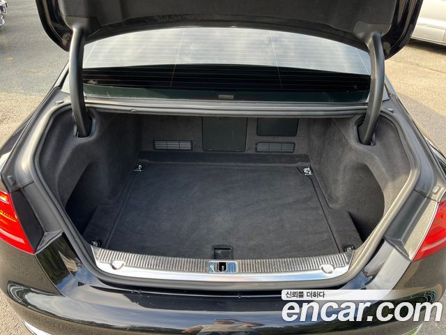 Audi A8 3.0 TFSI Quattro LWB D4 2011 — фото 9