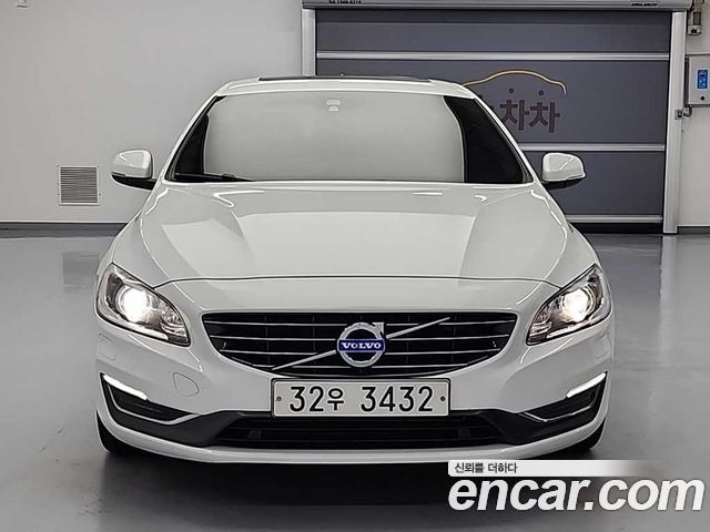 Volvo S60 D2 2nd 2015 — фото 2