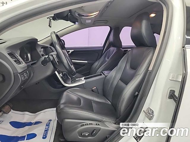 Volvo S60 D2 2nd 2015 — фото 15