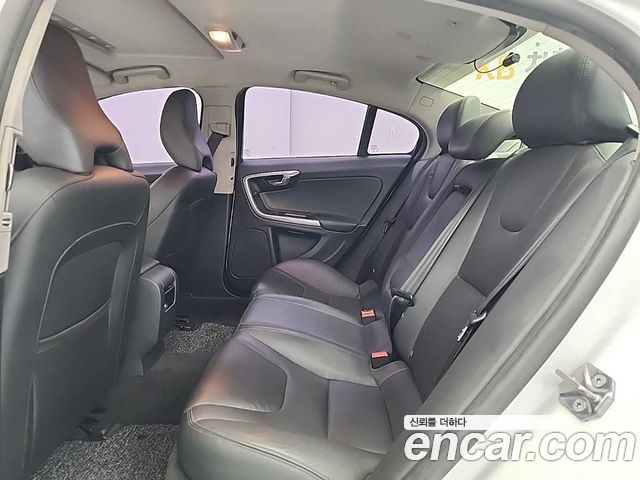 Volvo S60 D2 2nd 2015 — фото 16