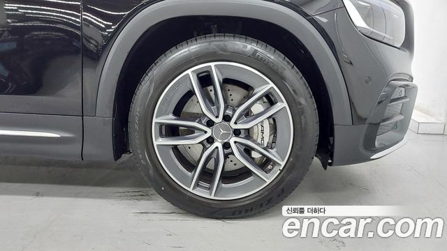 Mercedes-Benz GLB-Class (X247) AMG GLB35 4MATIC 2025 — фото 5