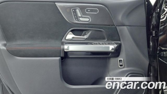 Mercedes-Benz GLB-Class (X247) AMG GLB35 4MATIC 2025 — фото 19