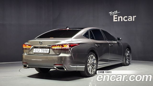 Lexus LS500 (V) 3.5 Platinum AWD 2019 — фото 2