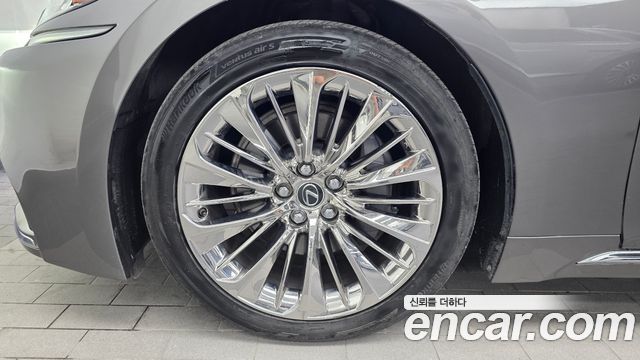 Lexus LS500 (V) 3.5 Platinum AWD 2019 — фото 5