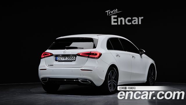 Mercedes-Benz A-Class (W177) A220 Hatchback 2021 — фото 2