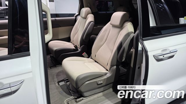 Kia Carnival (IV) HEV 9seater Signature 2025 — фото 12