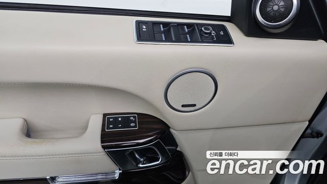 Land Rover Range Rover (IV) 4.4 SDV8 AB DIESEL 2016 — фото 15