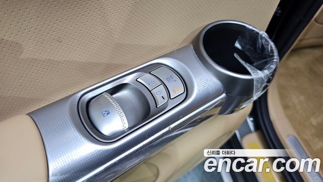 Genesis GV60 Standard AWD 2023 — фото 30