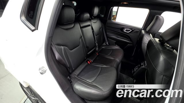 Jeep Compass (II) S 2.4 AWD 2022 — фото 32