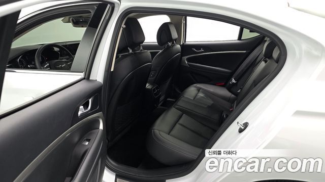 Genesis G70 Gasoline 3.3T 4WD 2023 — фото 16