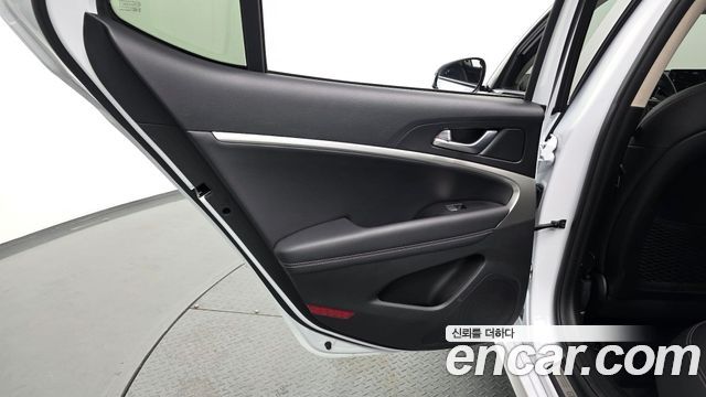 Genesis G70 Gasoline 3.3T 4WD 2023 — фото 31