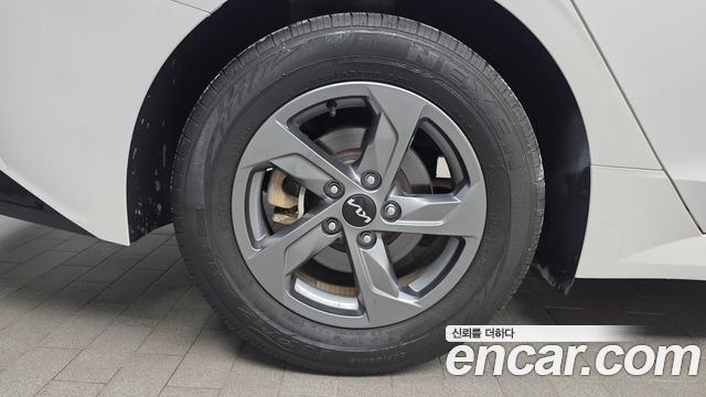 Kia K5 (III) 2.0 LPI(Renter car) Strandard 2023 — фото 5