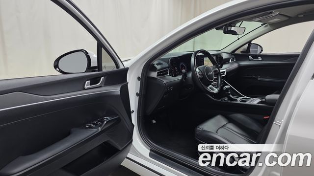 Kia K5 (III) 2.0 LPI(Renter car) Strandard 2023 — фото 10