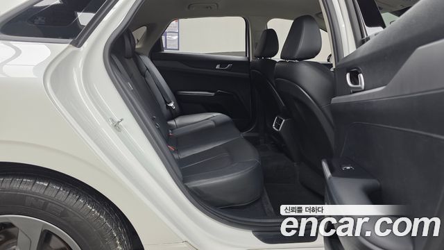 Kia K5 (III) 2.0 LPI(Renter car) Strandard 2023 — фото 11