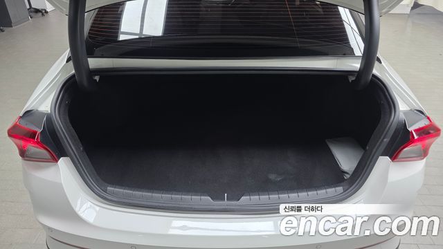 Kia K5 (III) 2.0 LPI(Renter car) Strandard 2023 — фото 16