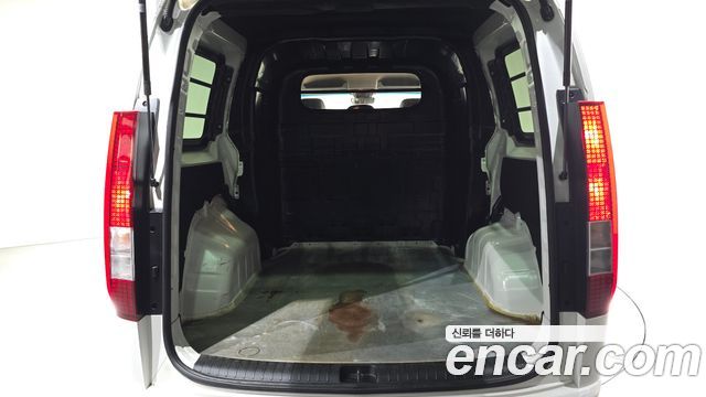 Hyundai Staria Cargo 5-Seater Modern 2023 — фото 17