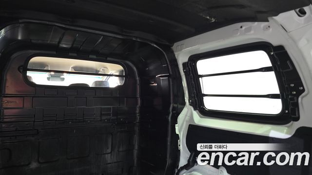 Hyundai Staria Cargo 5-Seater Modern 2023 — фото 19