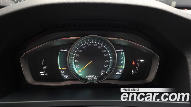 Volvo S60 D2 2nd 2015 — фото 8