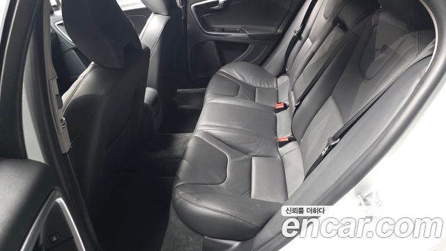Volvo S60 D2 2nd 2015 — фото 11