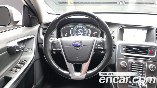 Volvo S60 D2 2nd 2015 — фото 13