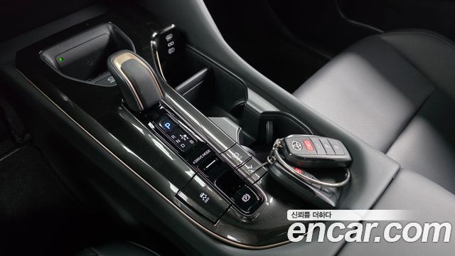 Toyota Crown Crossover 2.5 4WD Hybrid 2025 — фото 9