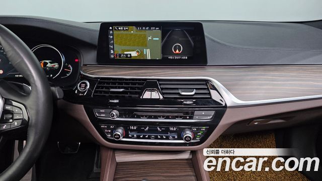 BMW 5 Series (G30) 520d M Sport Package Plus 2017 — фото 14