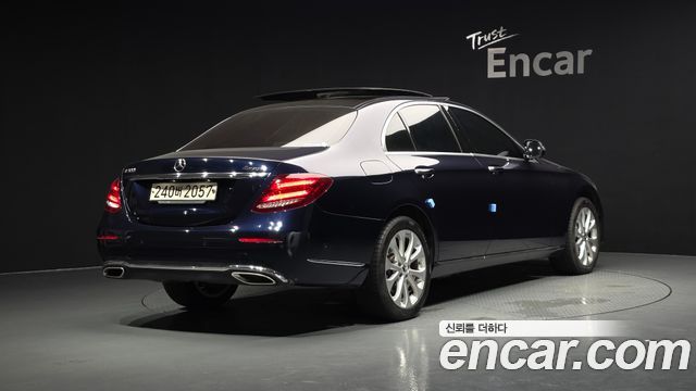 Mercedes-Benz E-Class (W213) E300 4MATIC Exclusive 2019 — фото 2
