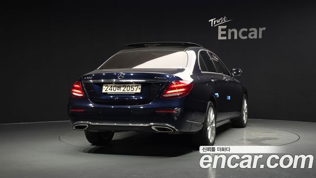 Mercedes-Benz E-Class (W213) E300 4MATIC Exclusive 2019 — фото 4