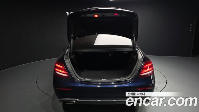 Mercedes-Benz E-Class (W213) E300 4MATIC Exclusive 2019 — фото 20