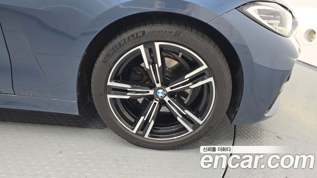 BMW 4 Series (G22) 420i M Sport Convertible 2023 — фото 21