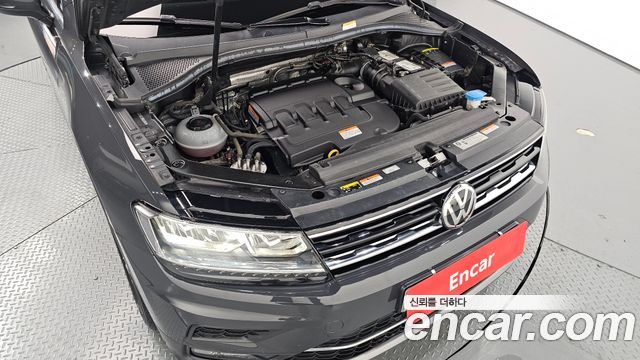 Volkswagen Tiguan (II) 2.0 TDI Premium 2020 — фото 6
