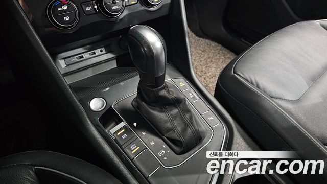 Volkswagen Tiguan (II) 2.0 TDI Premium 2020 — фото 9