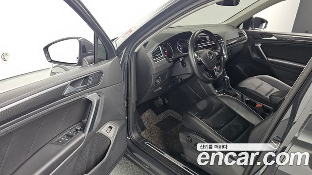 Volkswagen Tiguan (II) 2.0 TDI Premium 2020 — фото 10