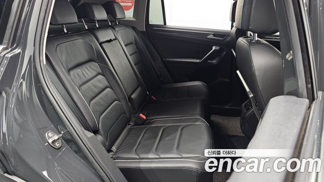 Volkswagen Tiguan (II) 2.0 TDI Premium 2020 — фото 11