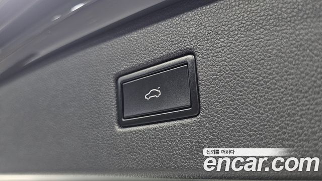 Volkswagen Tiguan (II) 2.0 TDI Premium 2020 — фото 18