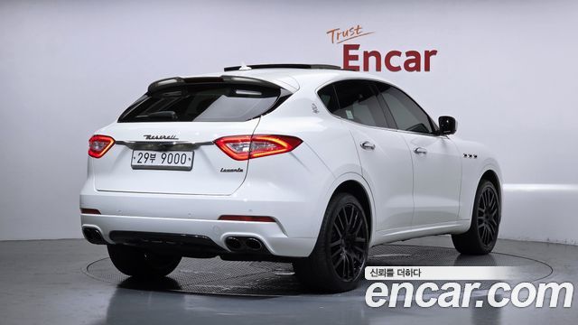 Maserati Levante 3.0 S AWD Luxury 2017 — фото 2
