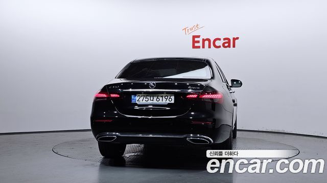 Mercedes-Benz E-Class (W213) E350 4MATIC Exclusive 2023 — фото 4