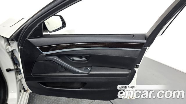 BMW 5 Series (F10) 528i M Aero Dynamic 2016 — фото 30